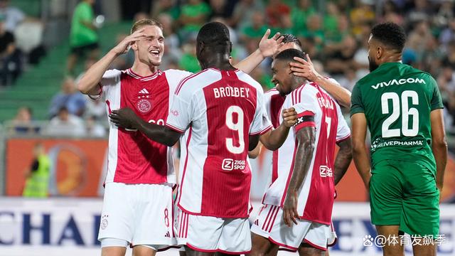 包含阿贾克斯率先取得进球，领先对手的词条