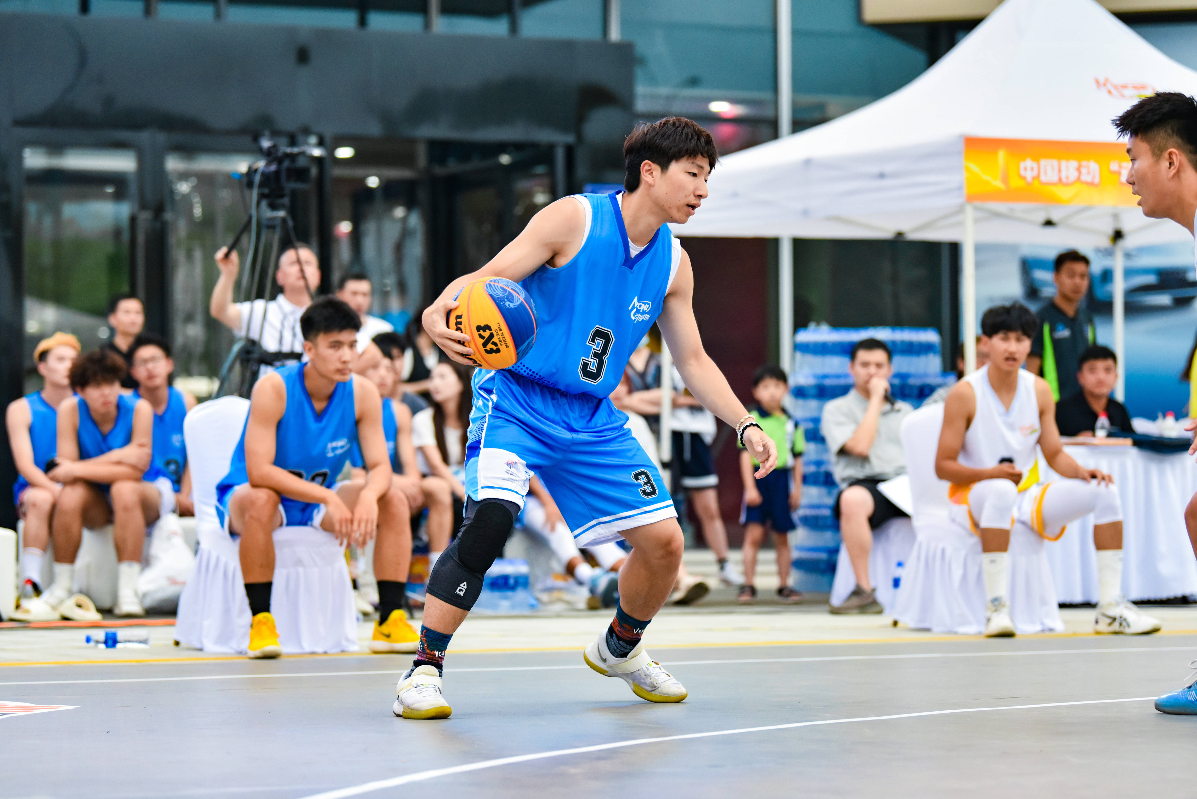 关于年轻球员在篮球领域积极探索的信息