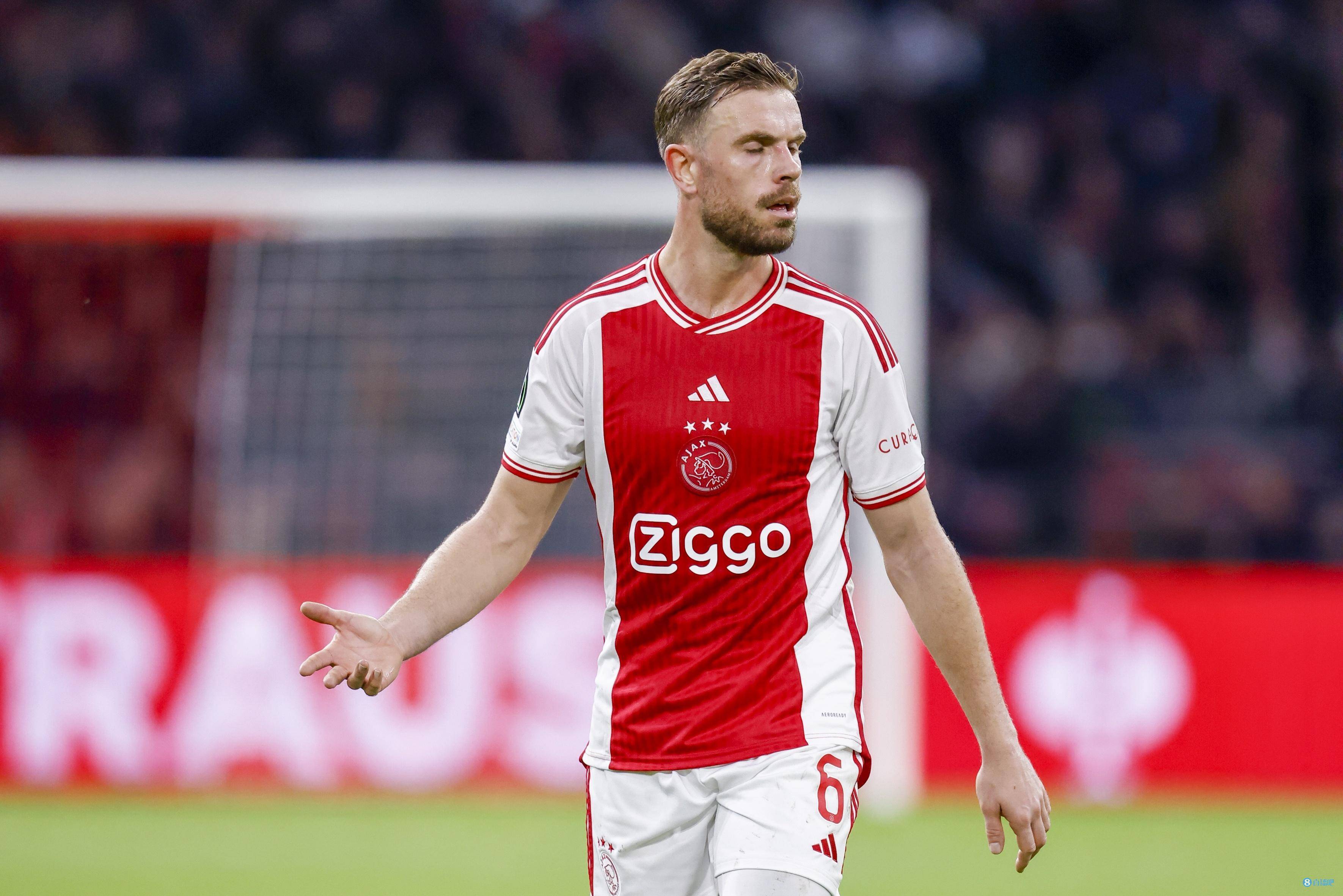 包含阿贾克斯客场2比1击败赫伦芬的词条