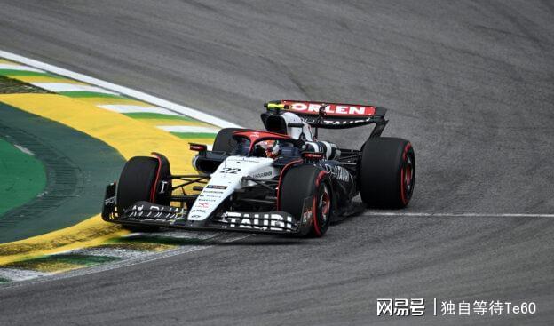 包含红牛二队碾压哈斯车队，汉密尔顿点燃赛场的词条