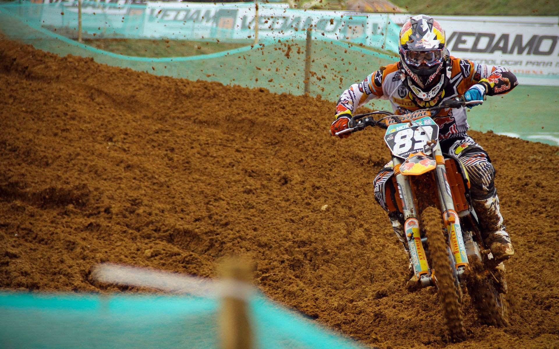 米兰-大场面先生！切特关键封盖锁定胜局，勇士险胜新疆队