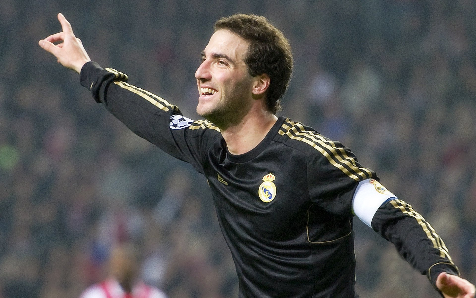 东决关键战之夜，阿拉巴连续得分拉开差距